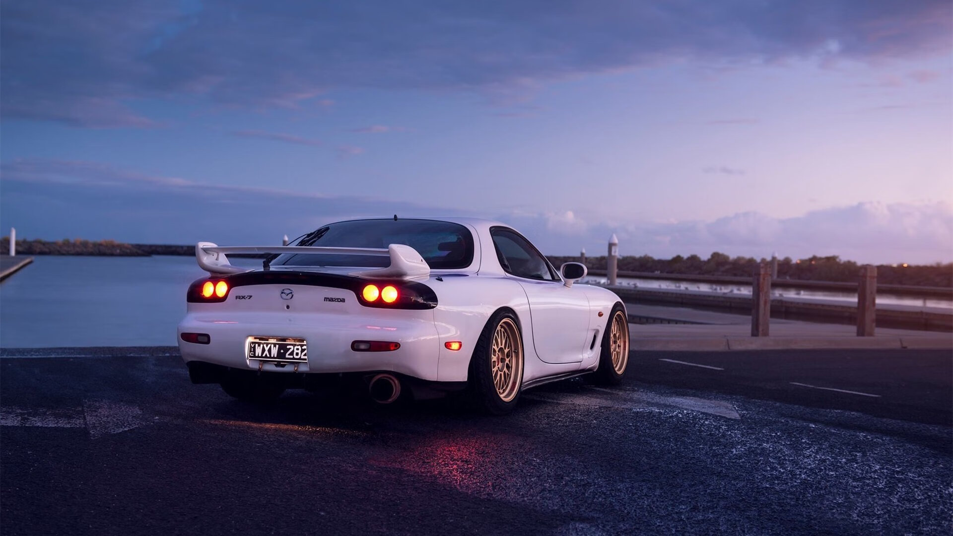 欧洲豪门战：巴萨VS皇马年度经典对决回顾，巴萨和皇马欧超